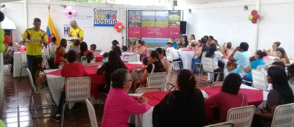 Consulado de Colombia en Barinas rindió un homenaje a las madres cabeza de familia víctimas del conflicto armado